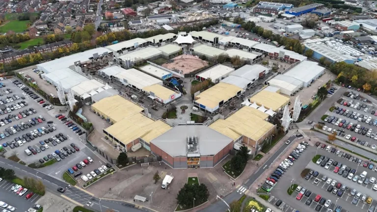 Fashion Outlet Shopping Tips for Finding Better Deals