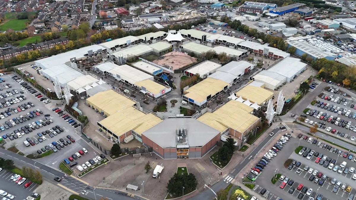 Fashion Outlet Shopping Tips for Finding Better Deals